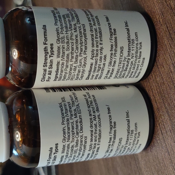 Hyaluronic acid+vitamin C serum and retinol serum duo - Picture 3 of 7